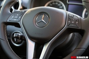 Mercedes Benz B Class 2012 года, салон, фото 5