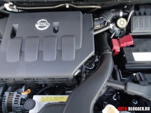 Nissan Tiida, двигатель, фото 3