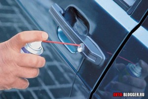 смазка замка двери автомобиля