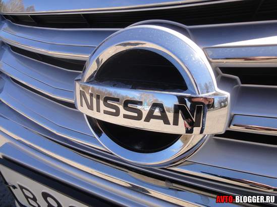 логотип Nissan 