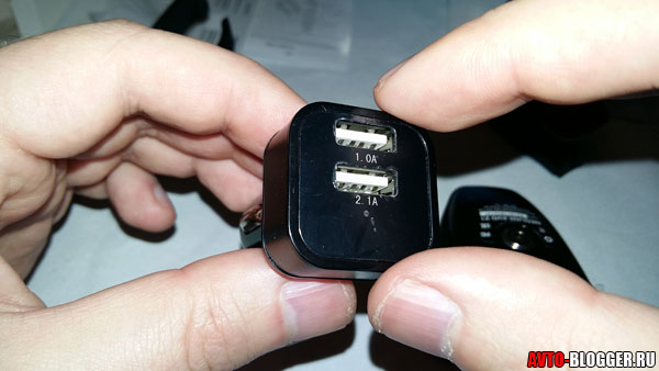 Зарядное устройство 2 USB 