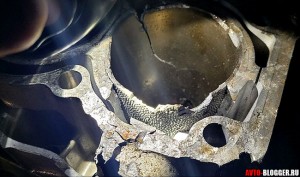 Разбивает блок